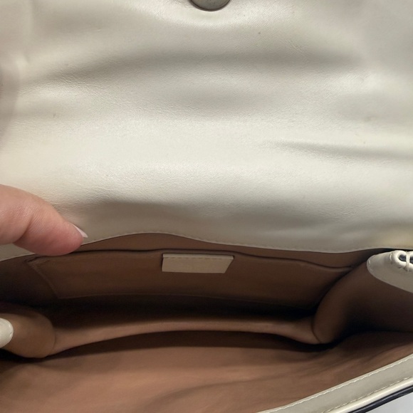 Gucci Queen Bee Shoulder Bag with Gold Chain and Bee Embellishment with COA - Picture 6 of 10